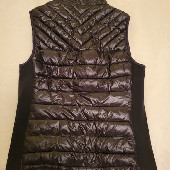 GAP Puffer Vest - Picture 2 of 3